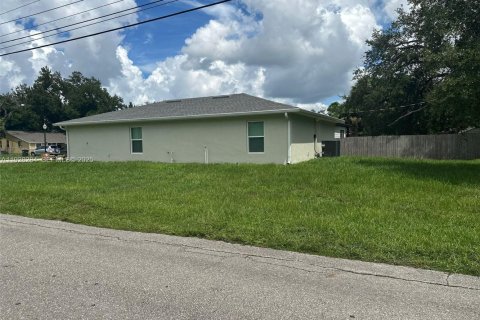 Casa en alquiler en Fort Myers, Florida, 4 dormitorios № 1988335 - foto 14