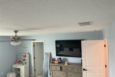 Снять в аренду виллу или дом в Киссимми, Флорида 4 спальни, 240.71м2, № 2408594 - фото 5