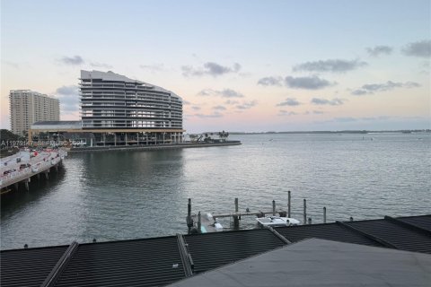 Copropriété à louer à Miami, Floride: 3 chambres, 91.97 m2 № 2046177 - photo 3