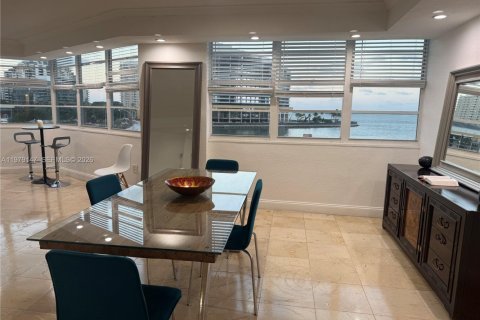 Copropriété à louer à Miami, Floride: 3 chambres, 91.97 m2 № 2046177 - photo 5