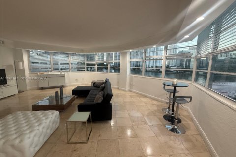 Copropriété à louer à Miami, Floride: 3 chambres, 91.97 m2 № 2046177 - photo 25