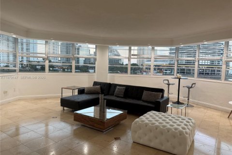 Copropriété à louer à Miami, Floride: 3 chambres, 91.97 m2 № 2046177 - photo 4