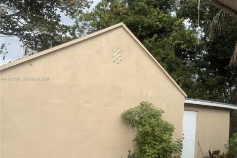 Casa en venta en Miami, Florida, 5 dormitorios, 170.2 m2 № 2000133 - foto 3