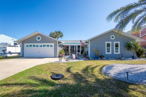 Casa en Flagler Beach, Florida 3 dormitorios, 175.4 m2 № 2129942