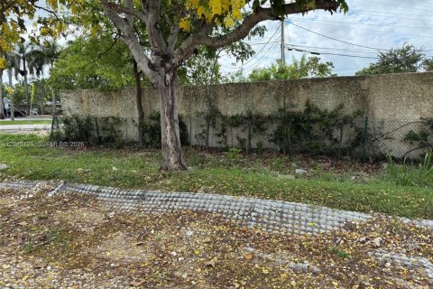 Immobilier commercial à vendre à Homestead, Floride № 2084229 - photo 4