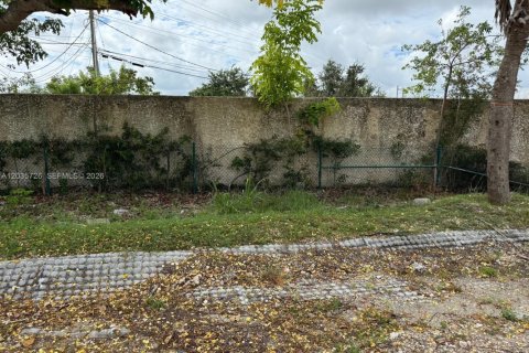 Immobilier commercial à vendre à Homestead, Floride № 2084229 - photo 6