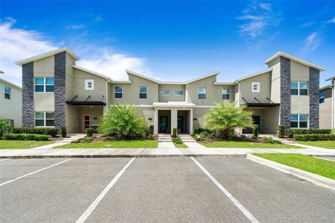 Adosado en venta en Kissimmee, Florida, 4 dormitorios, 176.7 m2 № 1917792 - foto 1