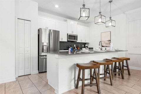 Adosado en venta en Kissimmee, Florida, 4 dormitorios, 176.7 m2 № 1917792 - foto 10