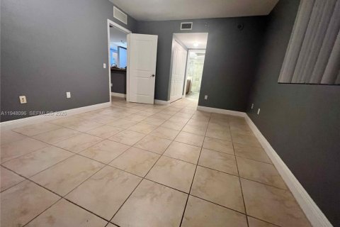Снять в аренду кондоминиум в Санрайз, Флорида 3 спальни, 143.63м2, № 2006372 - фото 10