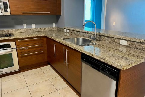 Снять в аренду кондоминиум в Санрайз, Флорида 3 спальни, 143.63м2, № 2006372 - фото 7