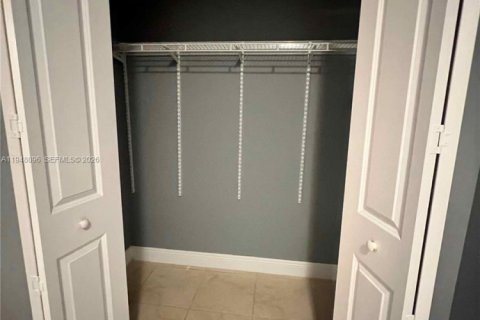 Снять в аренду кондоминиум в Санрайз, Флорида 3 спальни, 143.63м2, № 2006372 - фото 21