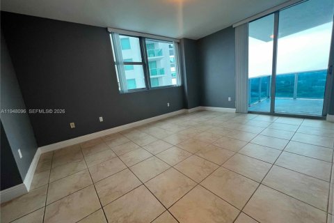 Снять в аренду кондоминиум в Санрайз, Флорида 3 спальни, 143.63м2, № 2006372 - фото 9