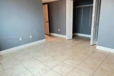 Снять в аренду кондоминиум в Санрайз, Флорида 3 спальни, 143.63м2, № 2006372 - фото 25