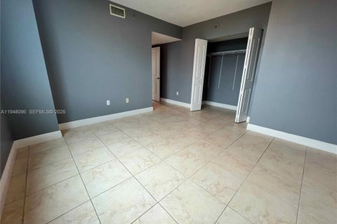 Снять в аренду кондоминиум в Санрайз, Флорида 3 спальни, 143.63м2, № 2006372 - фото 22