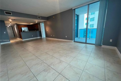 Снять в аренду кондоминиум в Санрайз, Флорида 3 спальни, 143.63м2, № 2006372 - фото 3