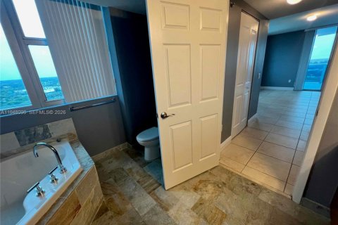 Снять в аренду кондоминиум в Санрайз, Флорида 3 спальни, 143.63м2, № 2006372 - фото 17