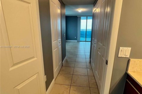 Снять в аренду кондоминиум в Санрайз, Флорида 3 спальни, 143.63м2, № 2006372 - фото 8