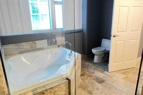 Снять в аренду кондоминиум в Санрайз, Флорида 3 спальни, 143.63м2, № 2006372 - фото 19