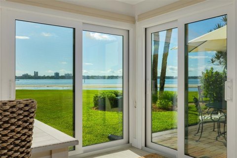 Condominio en Clearwater, Florida, 2 dormitorios № 2359336
