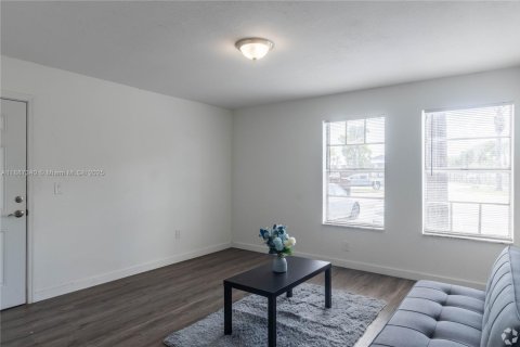 Apartamento en alquiler en Belle Glade, Florida, 2 dormitorios, 75.81 m2 № 2076857 - foto 7