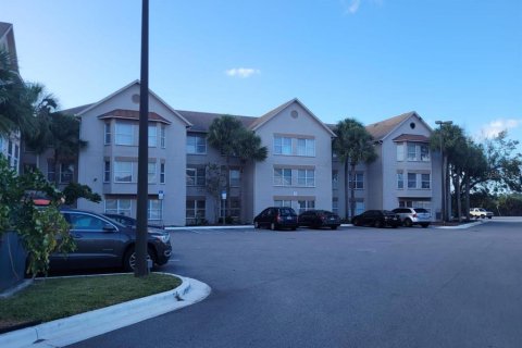 Condo in Kissimmee, Florida, 1 bedroom  № 1420837 - photo 1