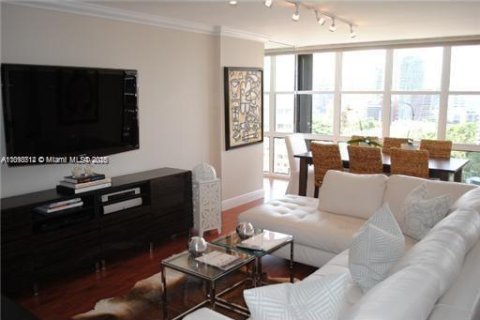 Condominio en venta en Miami, Florida, 2 dormitorios, 126.53 m2 № 1951539 - foto 2