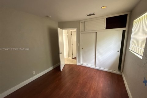 Casa en venta en Lauderhill, Florida, 4 dormitorios, 120.77 m2 № 1676586 - foto 18