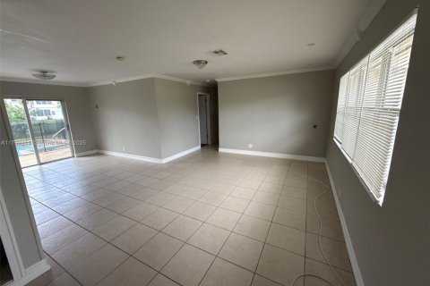 Casa en venta en Lauderhill, Florida, 4 dormitorios, 120.77 m2 № 1676586 - foto 7