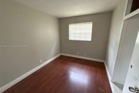 Casa en venta en Lauderhill, Florida, 4 dormitorios, 120.77 m2 № 1676586 - foto 13