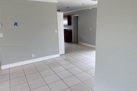 Casa en venta en Lauderhill, Florida, 4 dormitorios, 120.77 m2 № 1676586 - foto 8