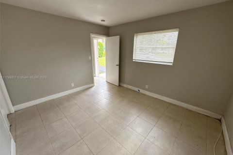 Casa en venta en Lauderhill, Florida, 4 dormitorios, 120.77 m2 № 1676586 - foto 10