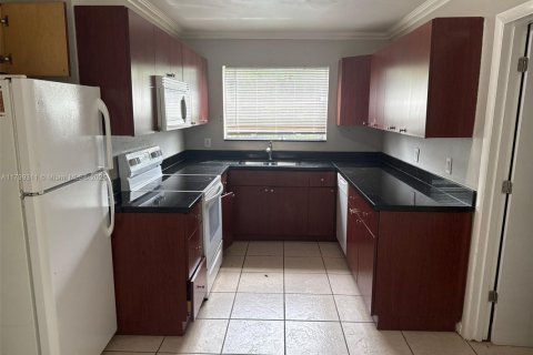 Casa en venta en Lauderhill, Florida, 4 dormitorios, 120.77 m2 № 1676586 - foto 6