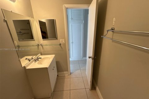 Casa en venta en Lauderhill, Florida, 4 dormitorios, 120.77 m2 № 1676586 - foto 20