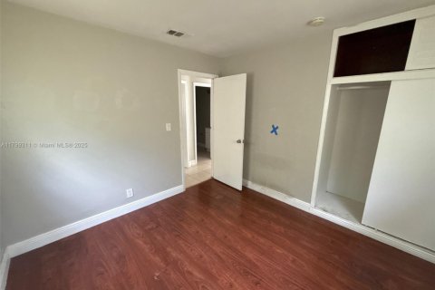 Casa en venta en Lauderhill, Florida, 4 dormitorios, 120.77 m2 № 1676586 - foto 16