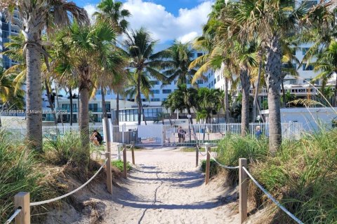 Condominio en venta en Miami Beach, Florida, 32.52 m2 № 1944074 - foto 22