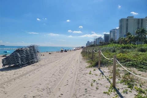 Condominio en venta en Miami Beach, Florida, 32.52 m2 № 1944074 - foto 21