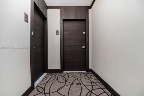 Condominio en venta en Aventura, Florida, 2 dormitorios, 112.69 m2 № 2034319 - foto 2