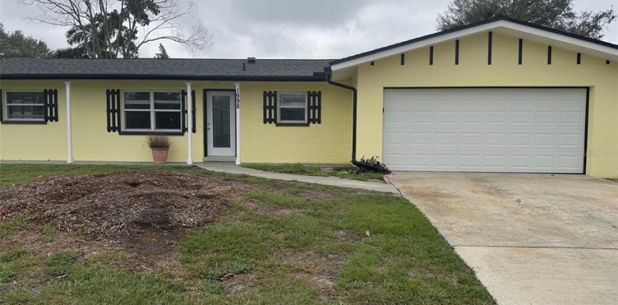 House in Largo, Florida 3 bedrooms, 159.7 sq.m. № 1513984