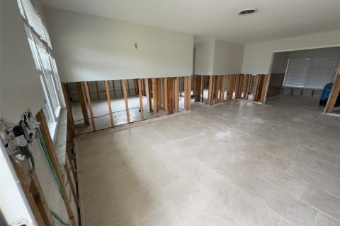 House in Largo, Florida 3 bedrooms, 159.7 sq.m. № 1513984 - photo 2