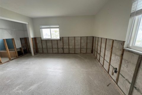 House in Largo, Florida 3 bedrooms, 159.7 sq.m. № 1513984 - photo 11