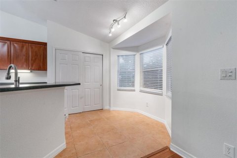House in South Daytona, Florida 3 bedrooms, 159.7 sq.m. № 1908203 - photo 19