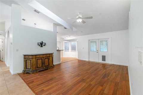 House in South Daytona, Florida 3 bedrooms, 159.7 sq.m. № 1908203 - photo 16