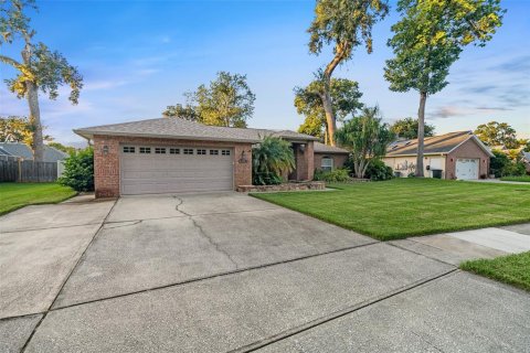 House in South Daytona, Florida 3 bedrooms, 159.7 sq.m. № 1908203 - photo 7