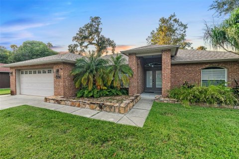 House in South Daytona, Florida 3 bedrooms, 159.7 sq.m. № 1908203 - photo 1