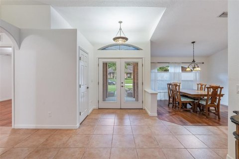 House in South Daytona, Florida 3 bedrooms, 159.7 sq.m. № 1908203 - photo 10