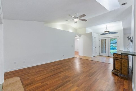House in South Daytona, Florida 3 bedrooms, 159.7 sq.m. № 1908203 - photo 17