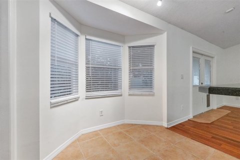 House in South Daytona, Florida 3 bedrooms, 159.7 sq.m. № 1908203 - photo 20