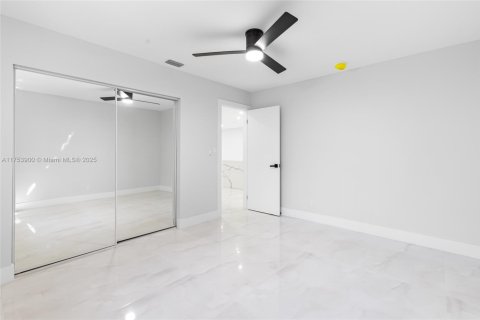 House in Coral Springs, Florida 3 bedrooms, 159.23 sq.m. № 1500545 - photo 29