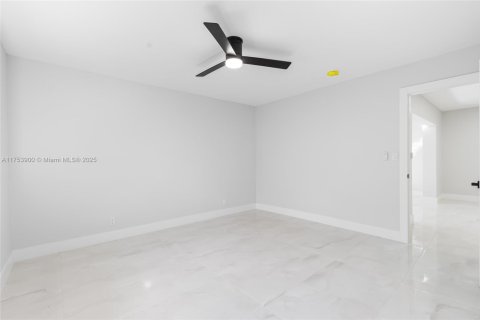 House in Coral Springs, Florida 3 bedrooms, 159.23 sq.m. № 1500545 - photo 20