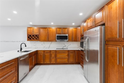 House in Coral Springs, Florida 3 bedrooms, 159.23 sq.m. № 1500545 - photo 9